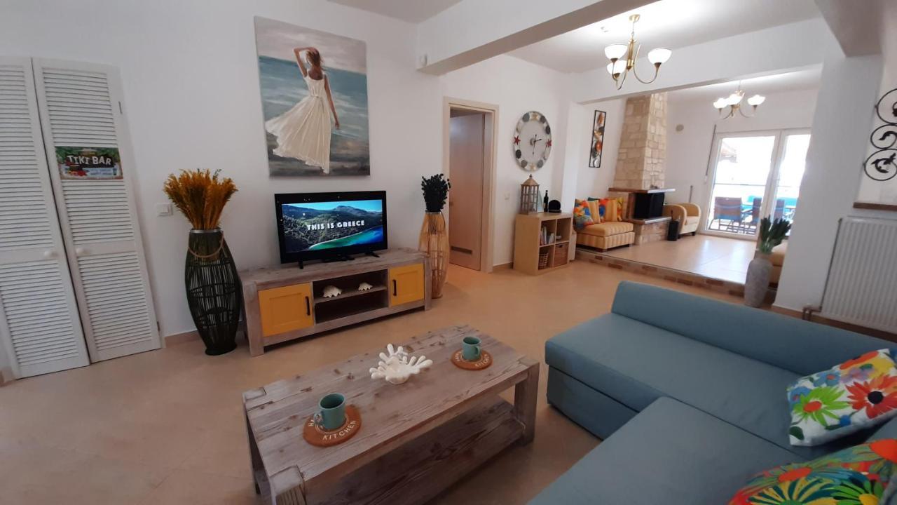 Дом отдыха Blue Pastel-cliffside Villa, Shared Pool, Wild Sandy Nearby *