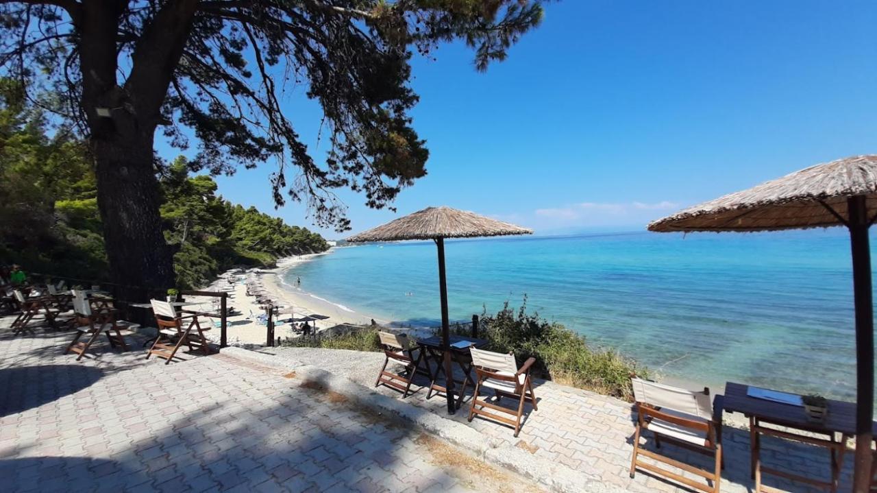 Blue Pastel-cliffside Villa, Shared Pool, Wild Sandy Nearby Дом отдыха *