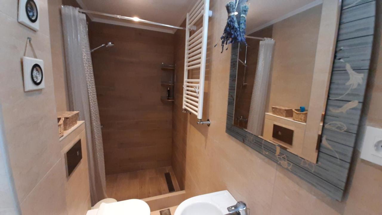 Blue Pastel-cliffside Villa, Shared Pool, Wild Sandy Nearby Неа-Потидеа