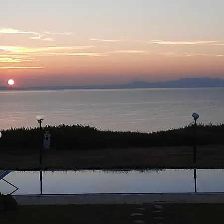 Blue Pastel-Cliffside Villa, Shared Pool, Wild Sandy Beach Nearby Nea Poteidaia Exterior photo