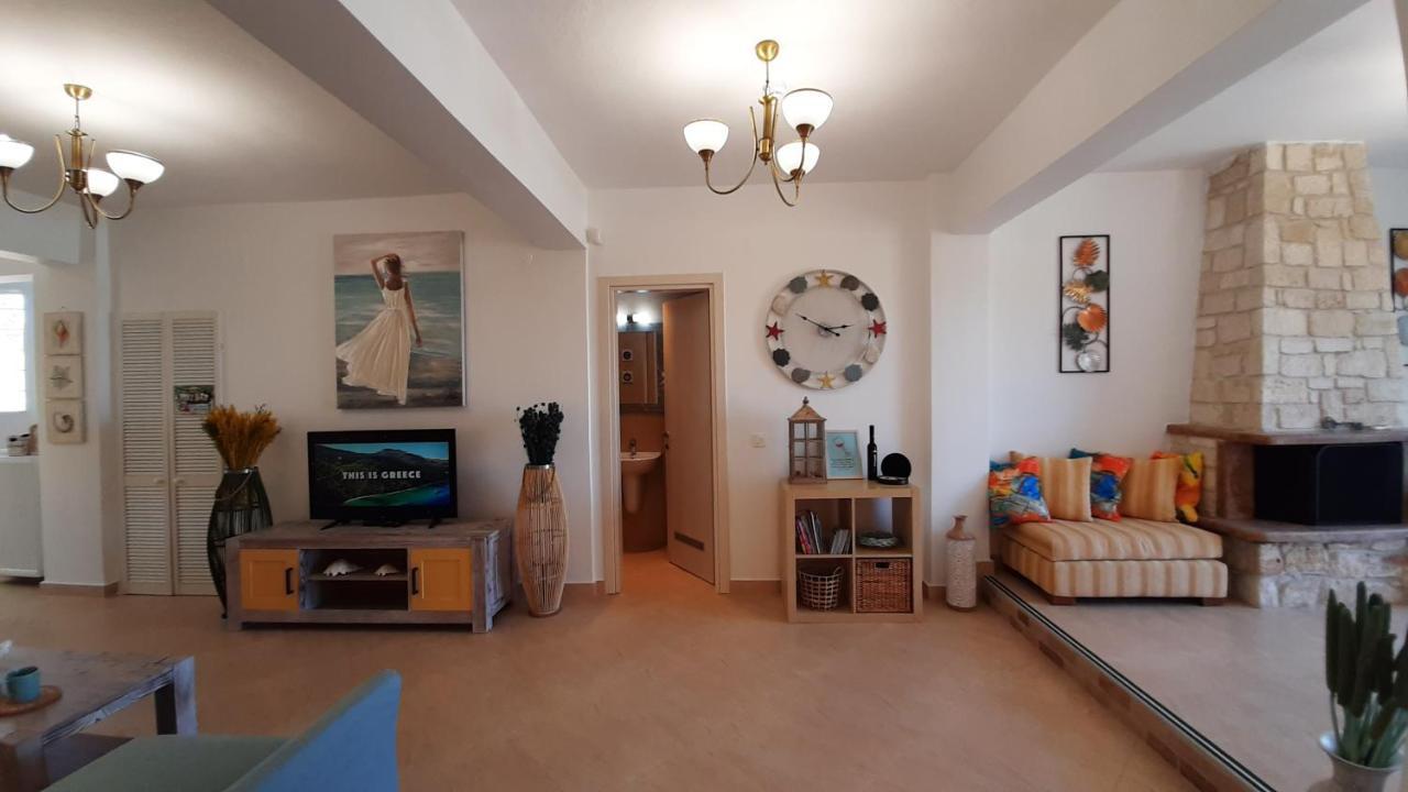 Blue Pastel-cliffside Villa, Shared Pool, Wild Sandy Nearby * Potidée