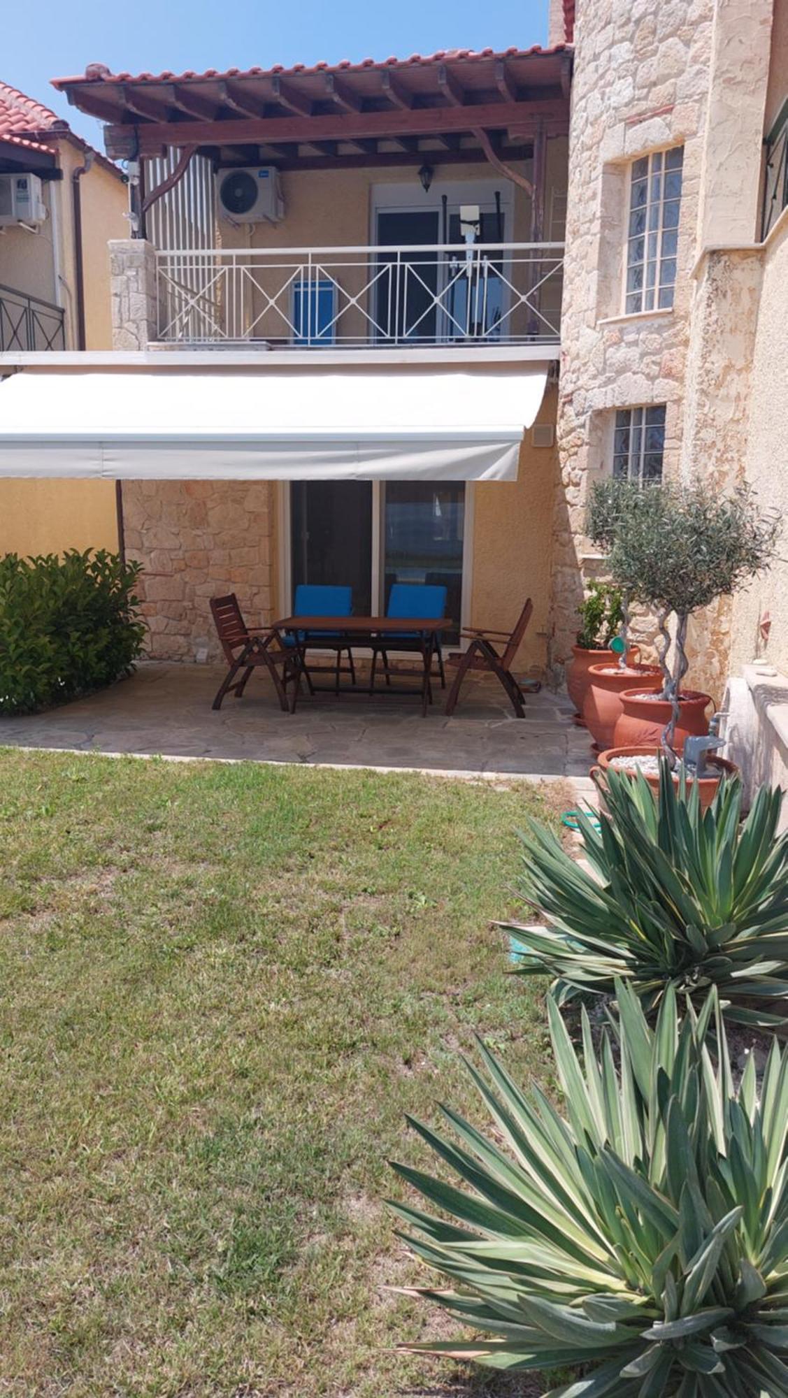 Blue Pastel-cliffside Villa, Shared Pool, Wild Sandy Nearby