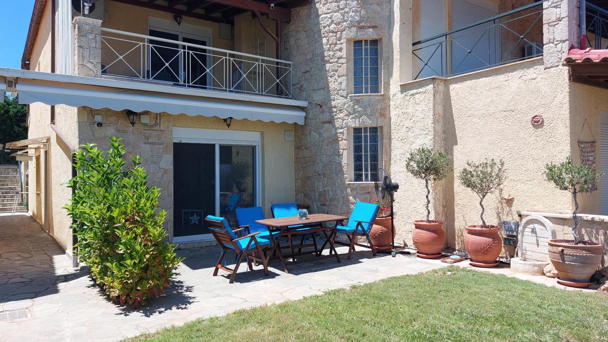 Blue Pastel-cliffside Villa, Shared Pool, Wild Sandy Nearby Hébergement de vacances Potidée