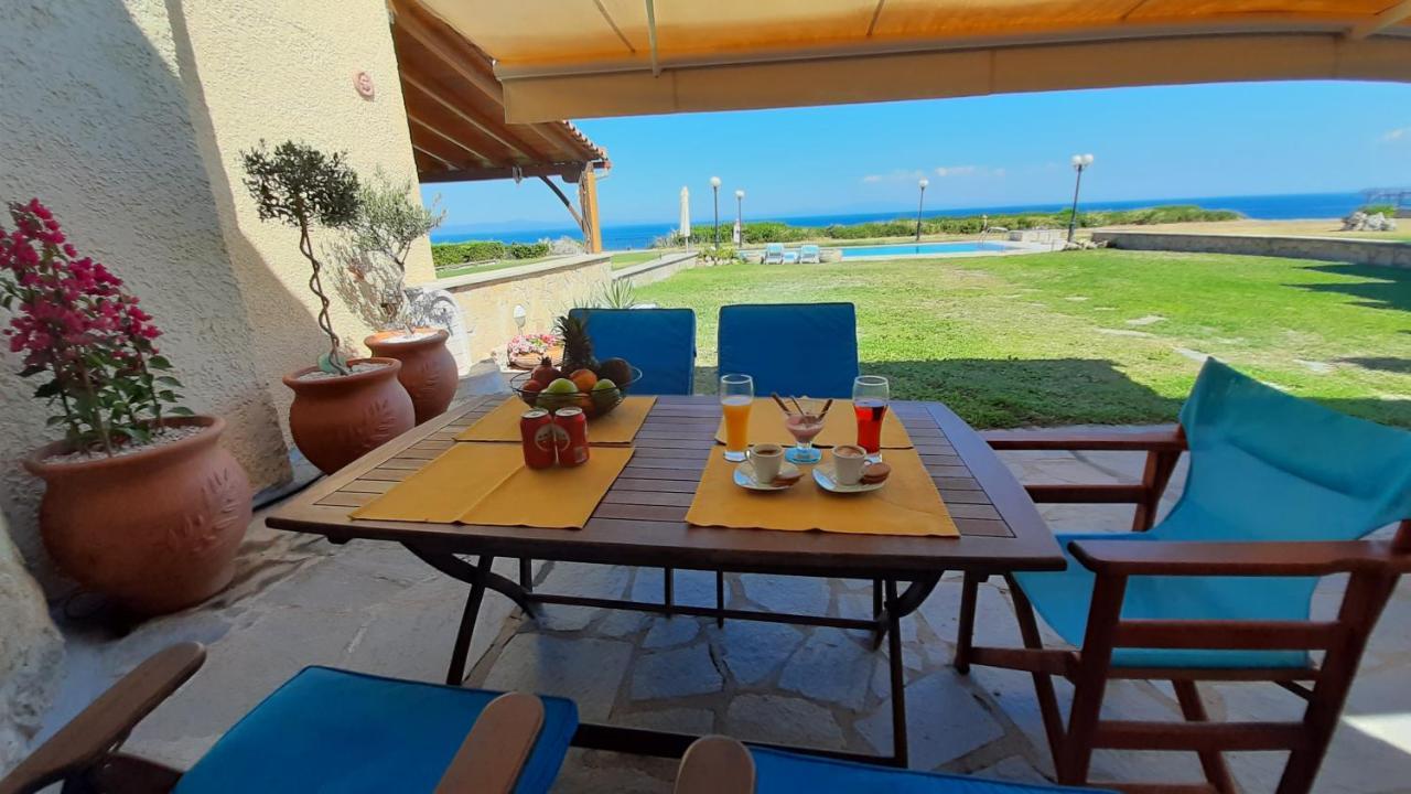 Дом отдыха Blue Pastel-cliffside Villa, Shared Pool, Wild Sandy Nearby